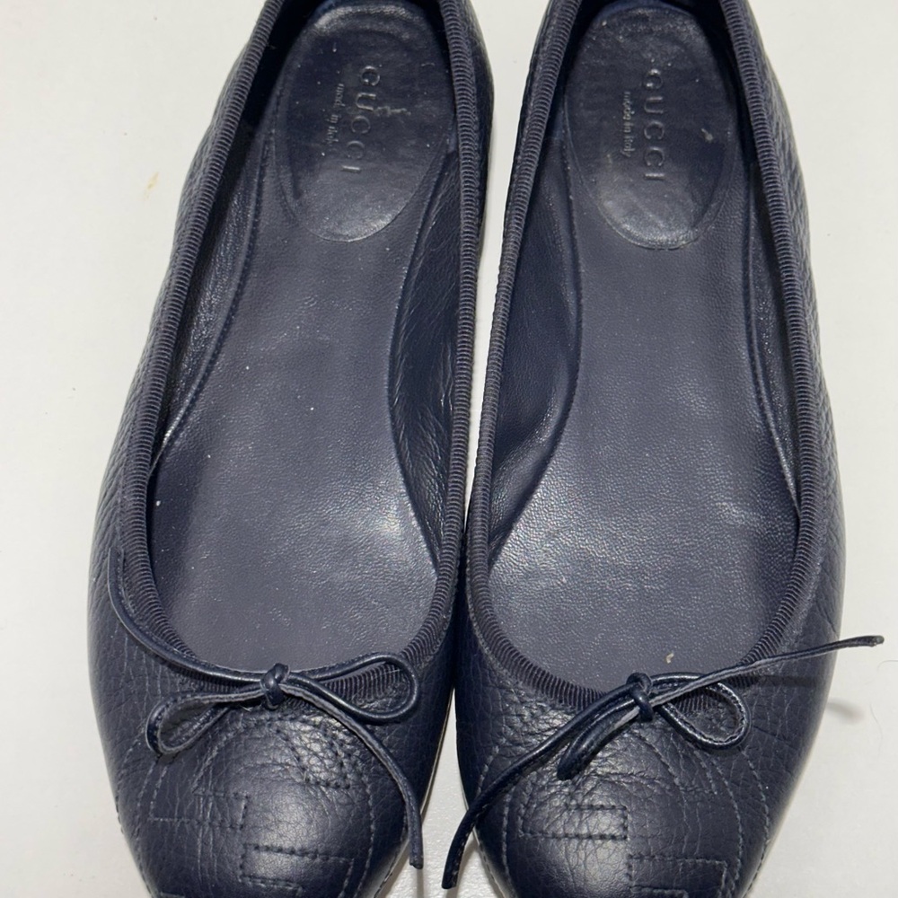 Gucci Black Leather Flats with Bow Detail
